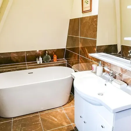 Magnifique Maison Avec Piscine - Proche Deauville, Honfleur, Pont L'eveque, Lisieux 别墅 Blangy-le-Château